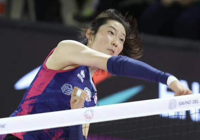 《金刚川》日票房收762万，拿下自上映以来的第27个单日冠军，累计票房达10.22亿。