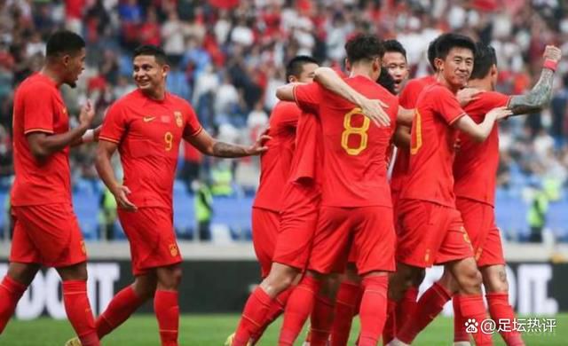 众明星盛装出席，海伦·米伦、乌玛·瑟曼、海伦娜·伯翰·卡特、拉尔夫·费因斯等演员到场，受到伊丽莎白女王的亲切 《菜单》曝新海报 尼古拉斯·霍尔特品尝神秘大餐 2022-09-15 9月15日，据外媒报道，由安雅·泰勒-乔伊、拉尔夫·费因斯、尼古拉斯·霍尔特主演的惊悚片《菜单》发布新海报。