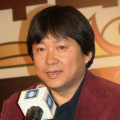 影片讲述麻烦警探西尔万（弗兰克·盖思堂彼得 饰）与废柴司机埃迪（马利克·班泽拉 饰）饰演的这对全新乌龙CP，开封20年系列经典的白色出租车，迎战跨国犯罪团伙，爆笑上 《的士速递5》终极海报 新手飙车演绎极速浪漫 2018-07-27 法国飙车喜剧片《的士速递5》今日曝光终极预告与海报。